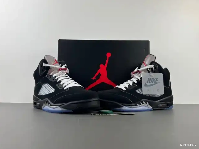 HYPE HF3975-001 Reimagined Black Air Metallic Jordan 5 0617